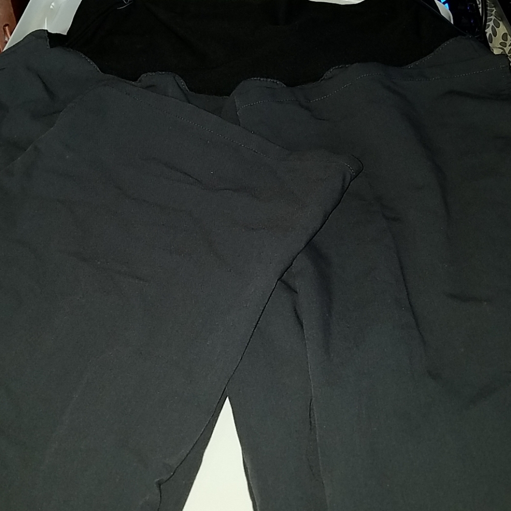 Maternity Pants w/cargo pocket.